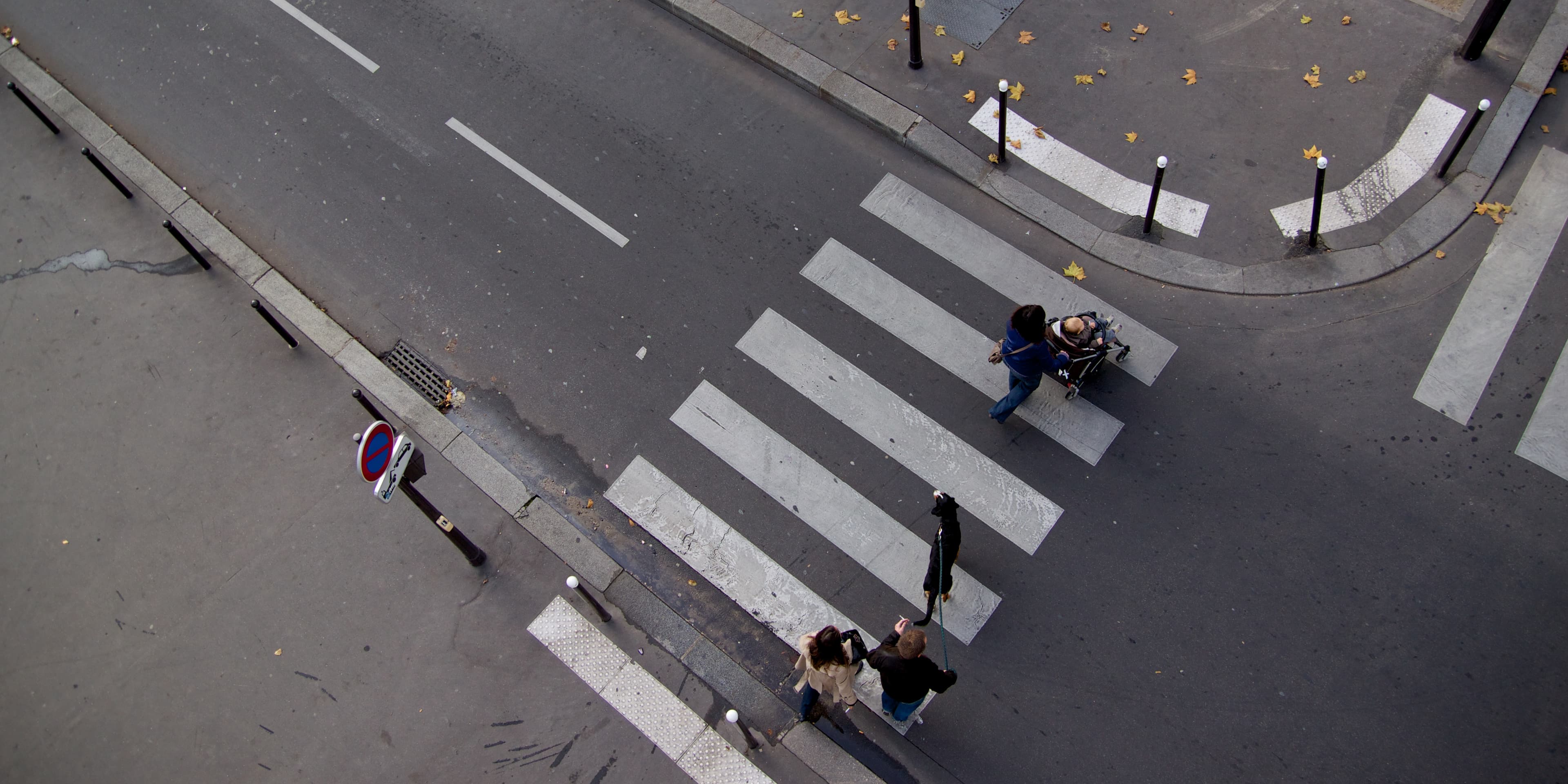 Paris street corner, from the promenade plantee. Wikimedia Commons